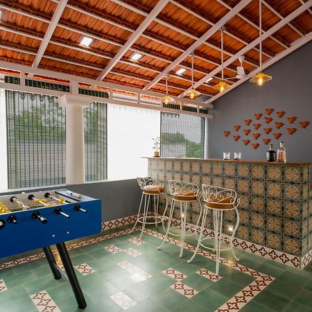Elivaas 5 Bhk With Pvt Pool, Entertainment Room & Glass House - Bludoor Marmagao Buitenkant foto