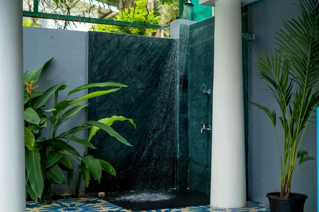 Elivaas 5 Bhk With Pvt Pool, Entertainment Room & Glass House - Bludoor Marmagao Buitenkant foto